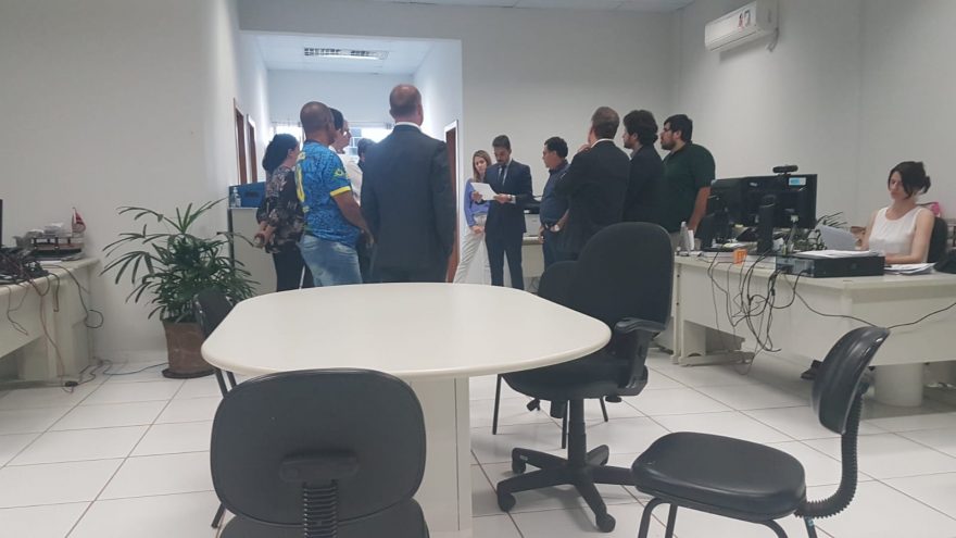 Josué de Souza e Carlos Xavier assumem cadeira na Câmara