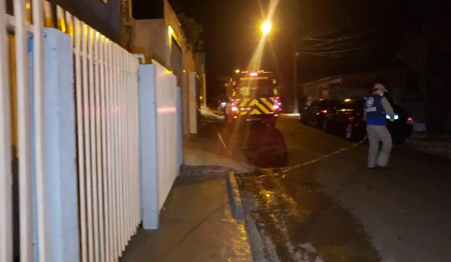 Policial é atingido e dois homens morrem em confronto armado no Santa Cruz