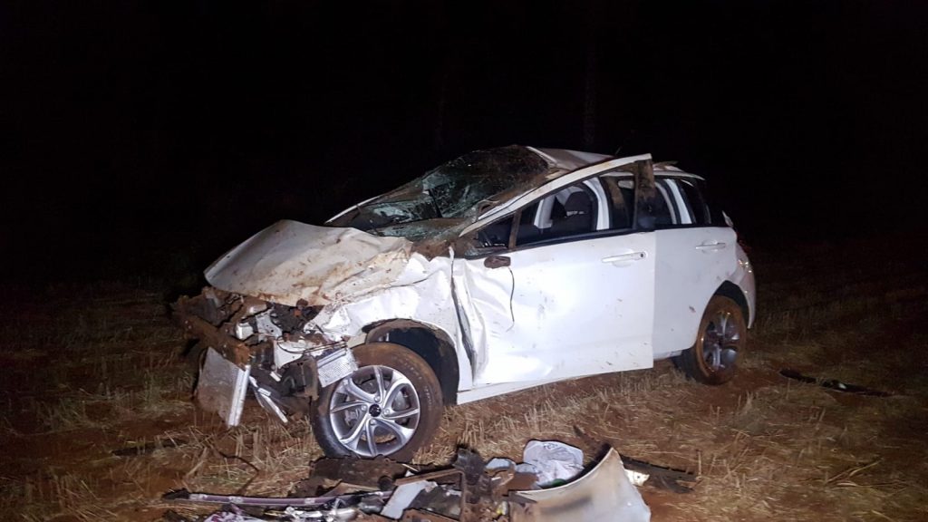 Homem fica ferido ao capotar carro na BR-277