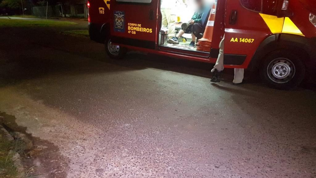 Ciclista fica ferido após colidir contra carro