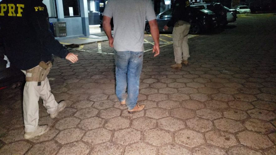 PRF prende condutor embriagado após acidente na BR-277, em Guaraniaçu