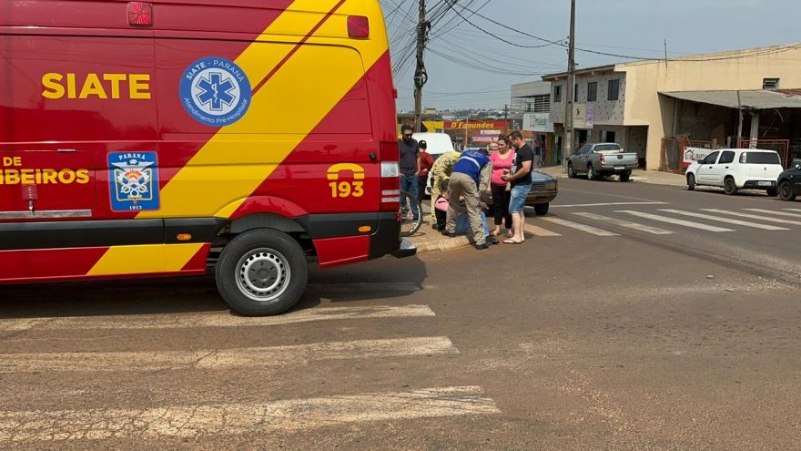 Ciclista fica ferido após se envolver em colisão com carro na Rua Itália