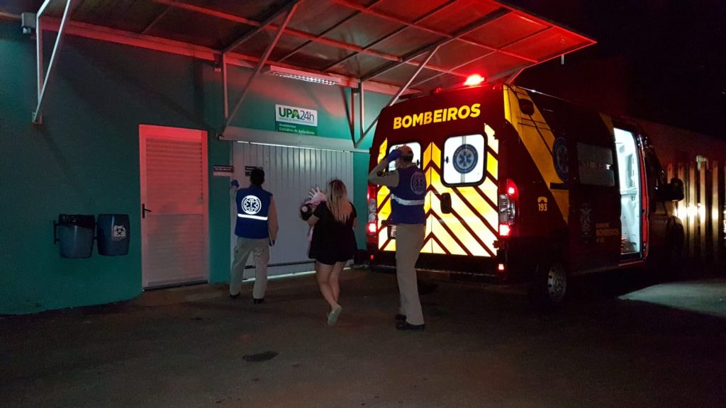 Criança de 1,2 ano fica ferida ao cair do sofá no Riviera