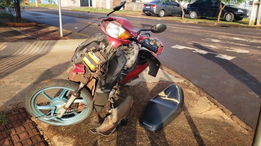 Motociclista quebra o braço ao se envolver em acidente de trânsito no Bairro Presidente
