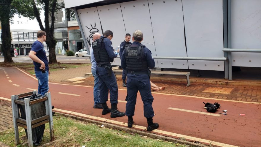 Homem é detido após desacato e ameaça no Centro
