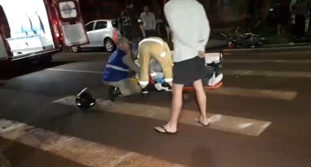 Piloto de motocicleta sofre fratura após colisão no Coqueiral