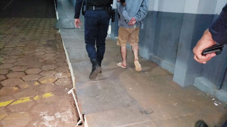 Motociclista embriagado tenta fugir de abordagem da GM, mas acaba detido e levado à delegacia