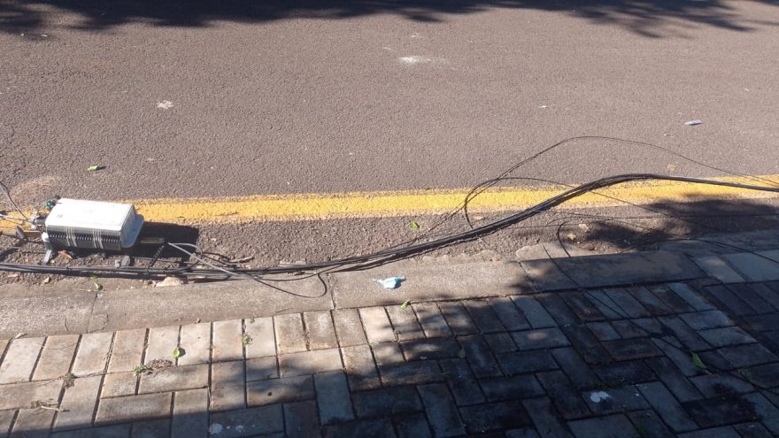 Ladrões furtam fiação no Jardim União e moradores acordam sem internet