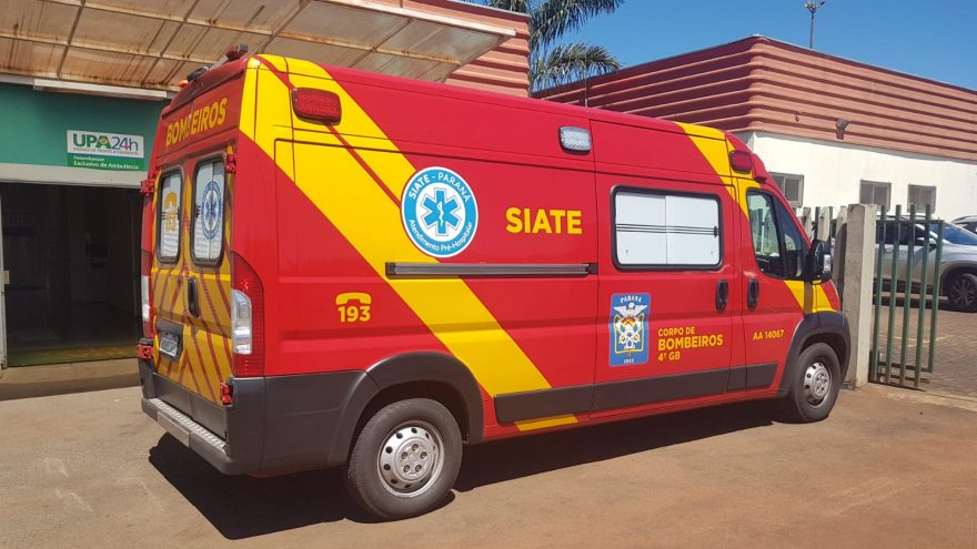 Idosa cai em rampa de posto de combustíveis e precisa ser socorrida