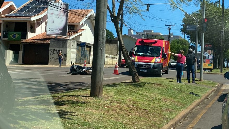 Motociclista fica ferido em acidente de trânsito no Centro