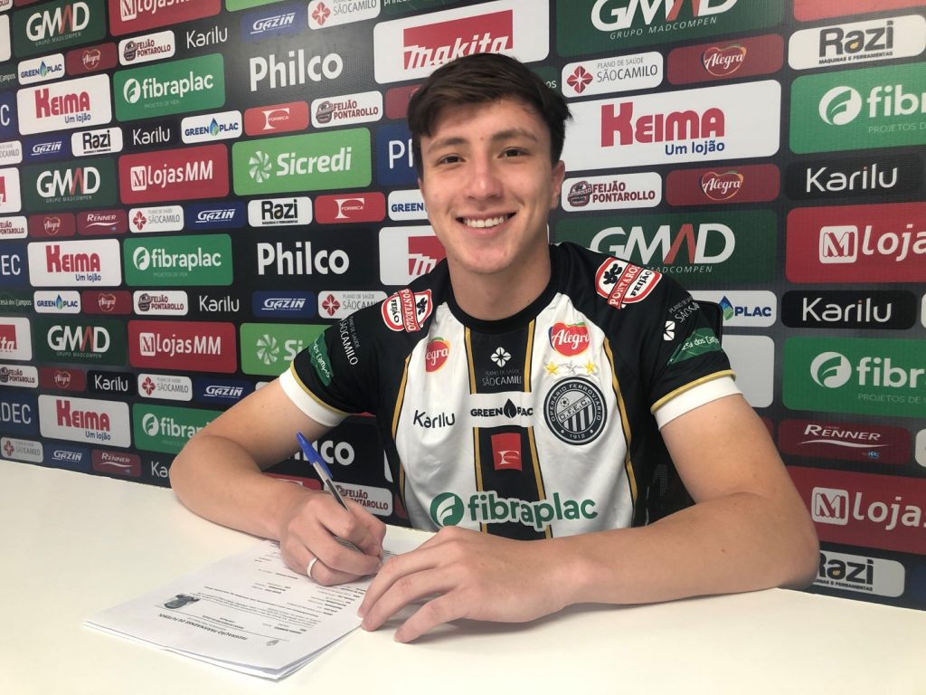 Guilherme Borech, zagueiro de Cascavel assina com o Operário