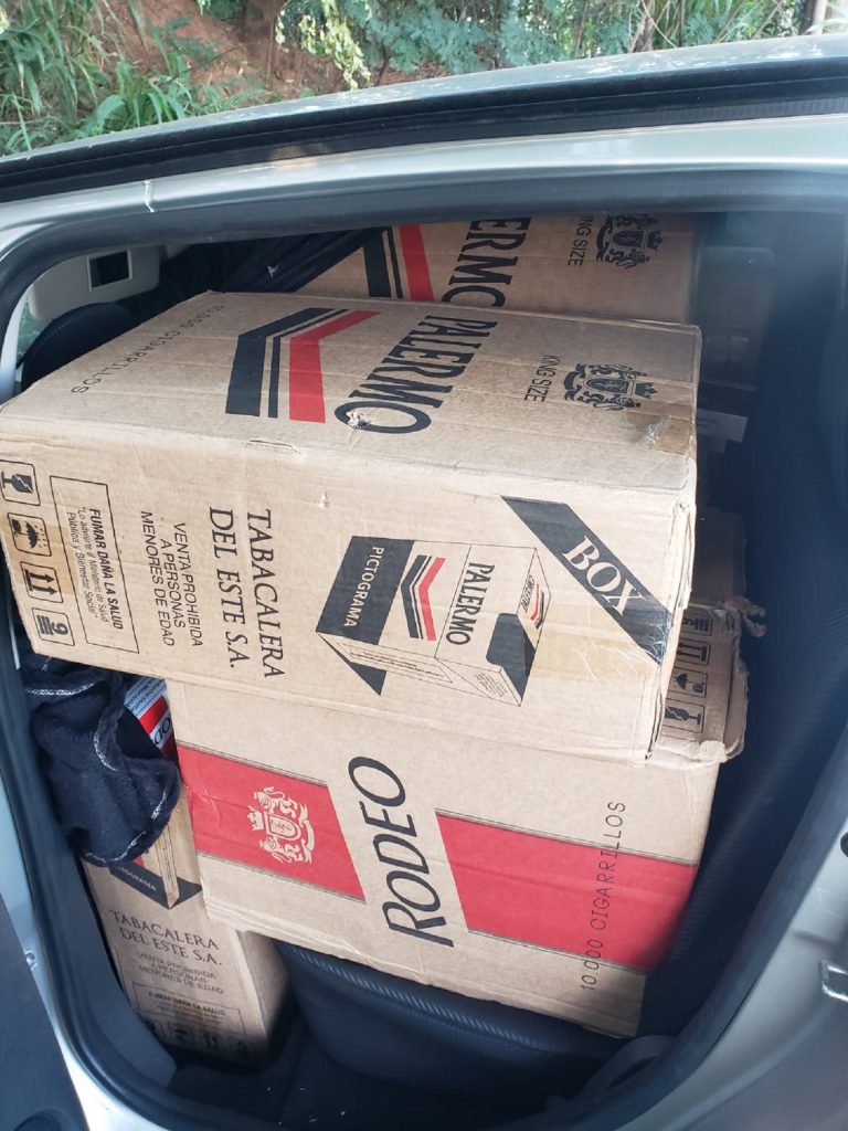Polícia Rodoviária Estadual apreende carro com cigarros contrabandeados em Iporã