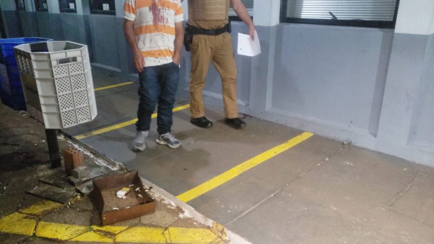Homem com mandado judicial em aberto é detido pela PM após atendimento do Samu