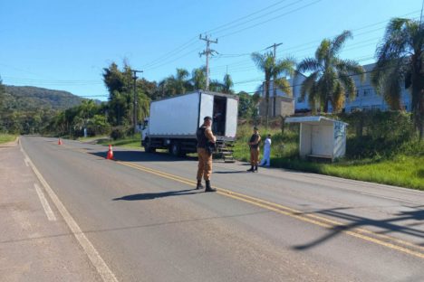 Operação apreende mercadorias sem notas fiscais regulares no Sul do Paraná Imagem referente a Operação apreende mercadorias sem notas fiscais regulares no Sul do Paraná
