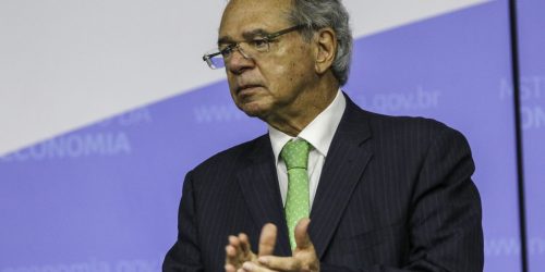 Imagem referente a Teto foi furado porque era mal construído, diz ministro da Economia