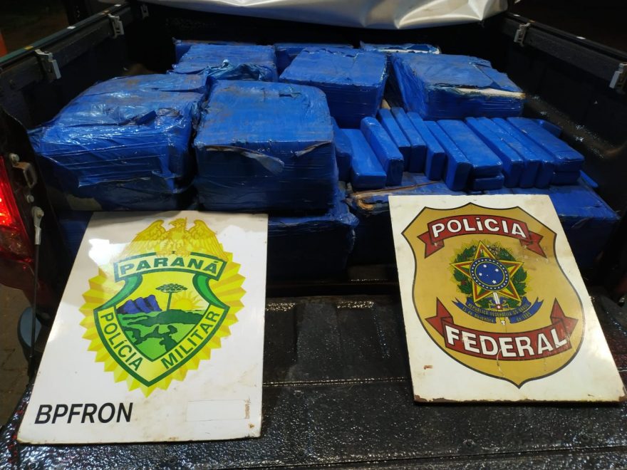 BPFron e Polícia Federal apreendem 401 kg de drogas em Pato Bragado