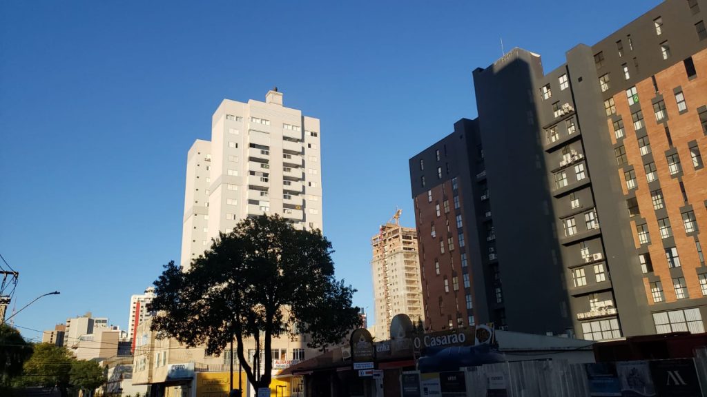 Sábado será de muito calor em Cascavel; máxima chega aos 30°C