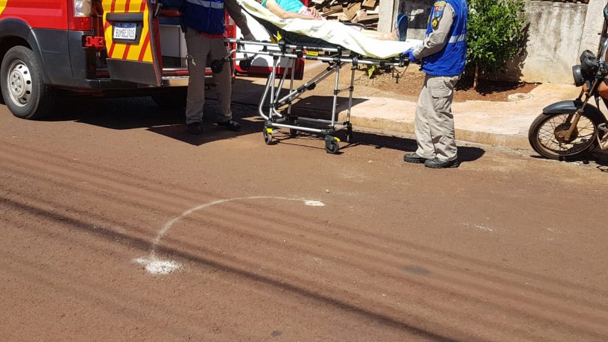 Idosa sofre queda no interior de residência no Bairro Interlagos