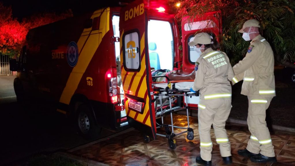 Homem fere a perna durante passeio na cachoeira e é atendido pelo Siate após chegar em casa