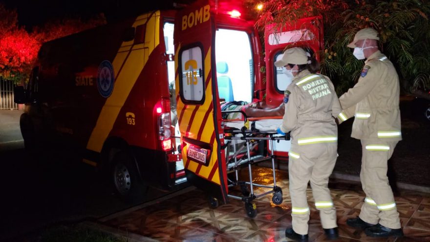 Homem fere a perna durante passeio na cachoeira e é atendido pelo Siate após chegar em casa