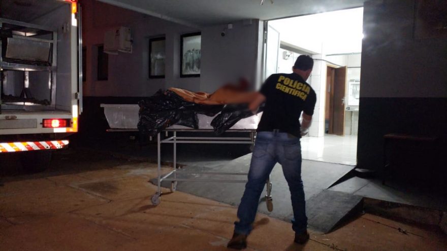 Corpo de idoso encontrado morto em Boa Vista chega ao IML de Cascavel