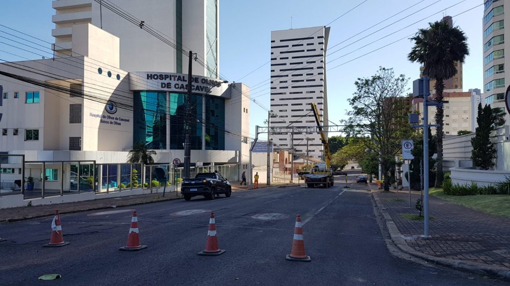 Sinalização de radar de 40 km/h é instalada na Rua Minas Gerais