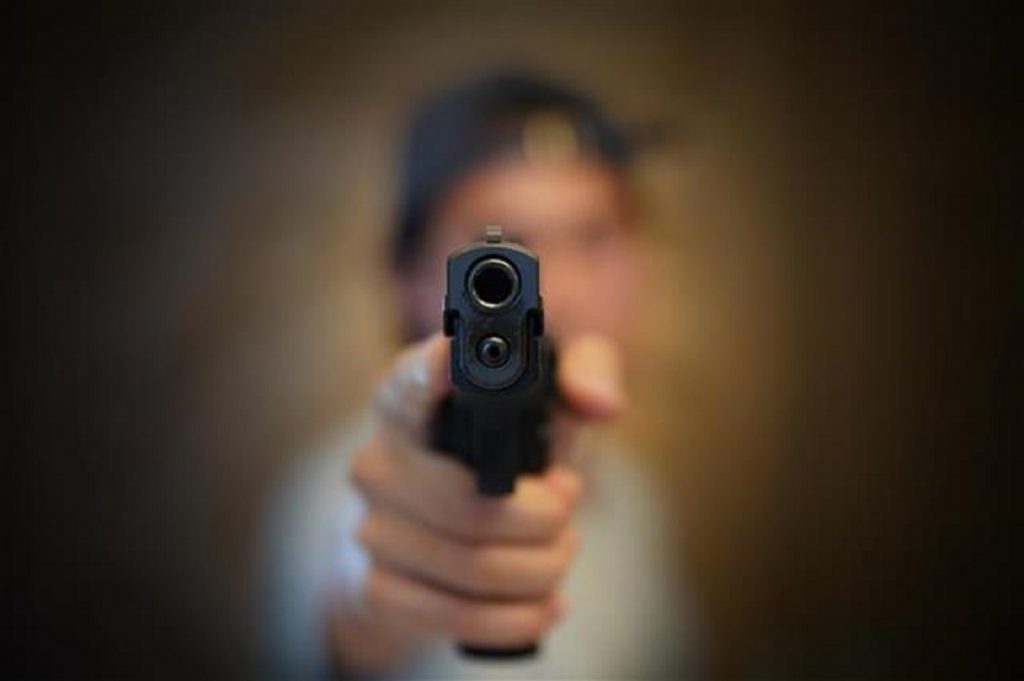 Homem leva tiro acidental em órgão genital em Goioerê