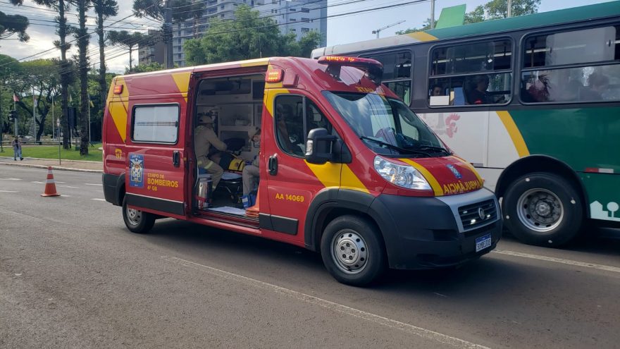 Motociclista fica ferida após colisão de trânsito no Centro