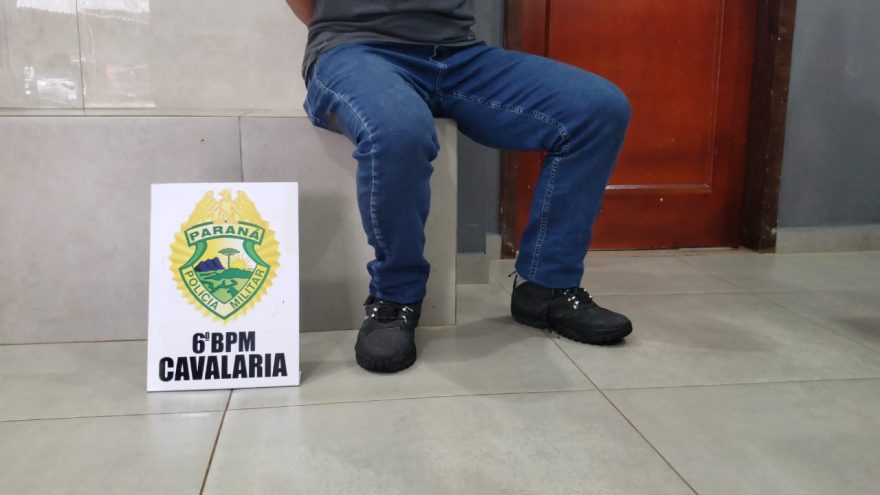 Homem com mandado de prisão em aberto é detido no Centro