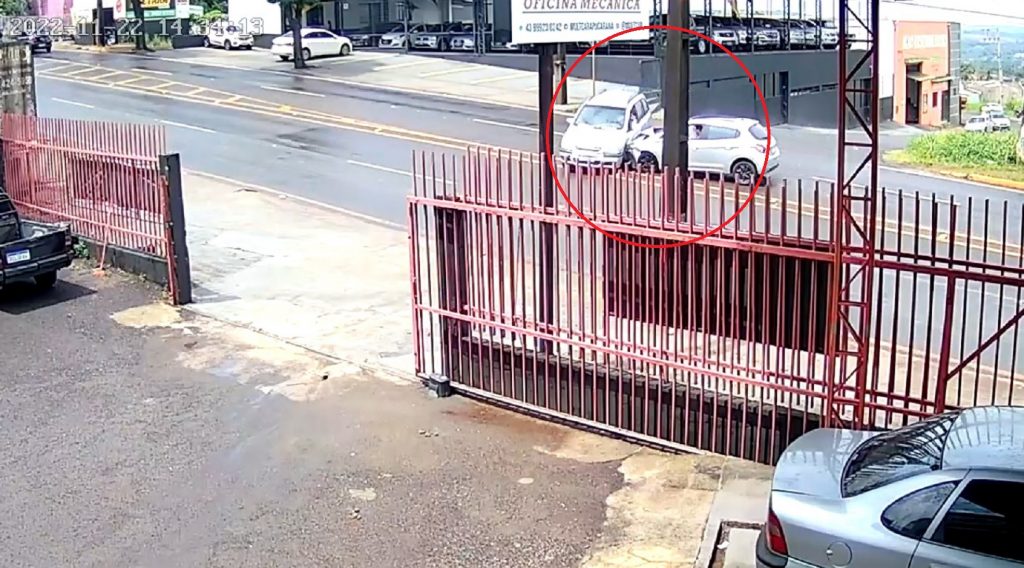 Vídeo: câmera flagra acidente na Avenida Minas Gerais, em Apucarana