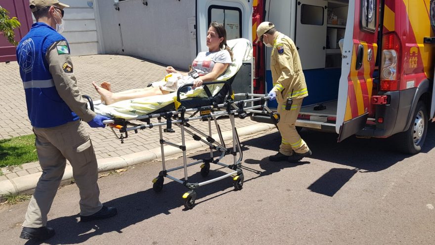 Mulher fica ferida após sofrer queda em residência na Rua Fortaleza