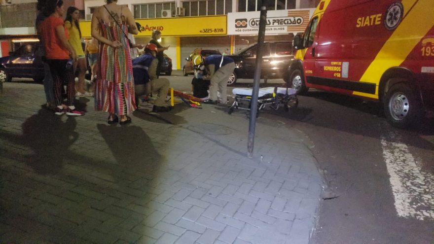Fiat Uno e Kia Cerato colidem no Centro