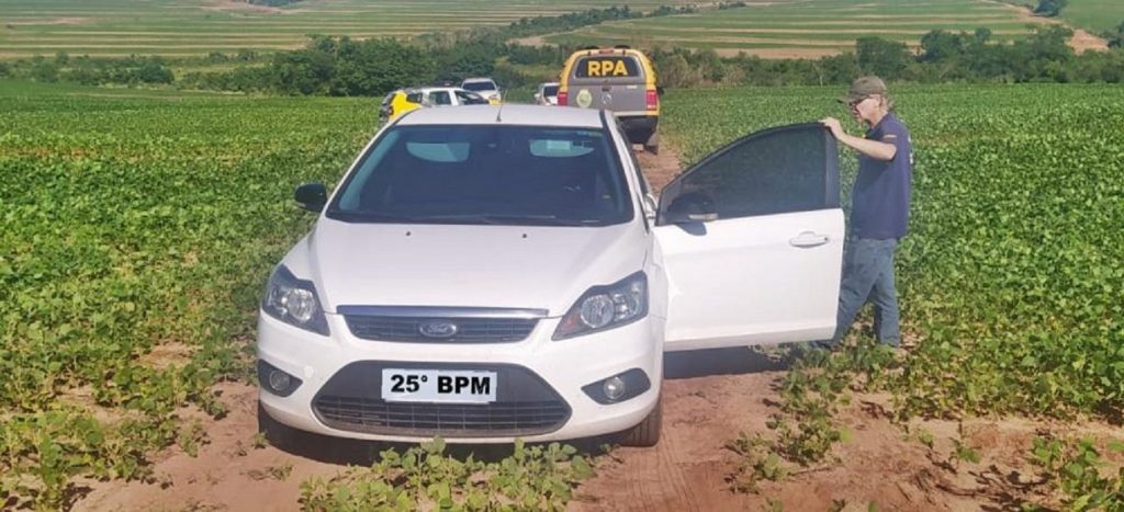 Casal é vítima de assalto na PR-323 em Perobal; PM recuperou veículo