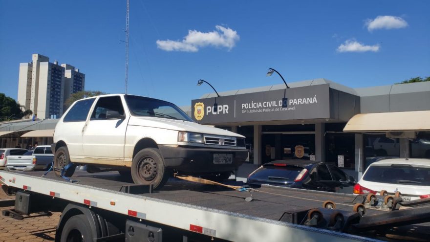 Veículo Fiat Uno com alerta de furto é recuperado no Riviera