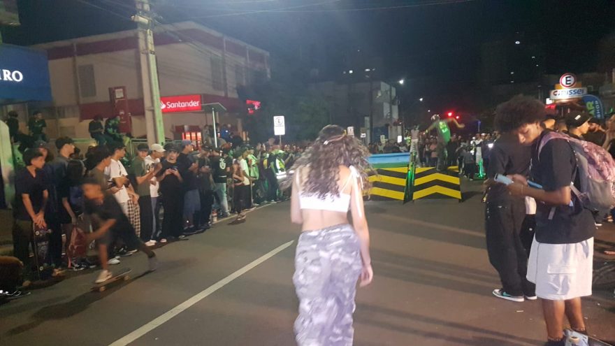 Amantes do skate se reúnem em evento no Centro de Cascavel