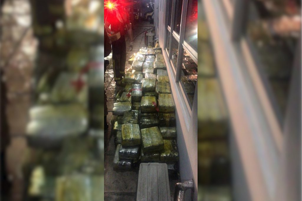 Polícia Federal em ação conjunta, apreende caminhão com 3 toneladas de maconha em Paranaguá