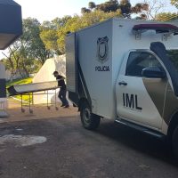 Imagem referente a Corpo de assaltante morto em confronto com a PM chega ao IML de Cascavel