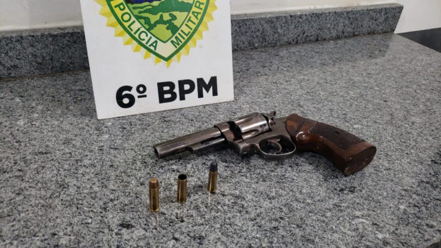 Idoso é detido após disparos de arma de fogo