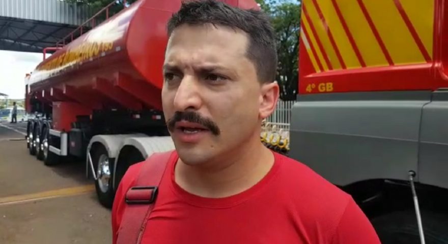 Tenente dá detalhes sobre incêndio que destruiu dois ônibus no São Cristóvão