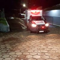 Imagem referente a Corpos de vítimas fatais do capotamento na PR-180 chegam ao IML