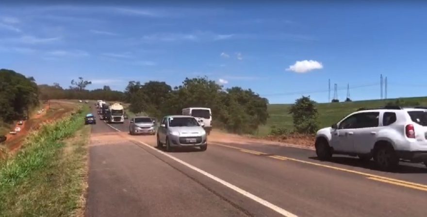Rodovia BR-277 é desbloqueada após remoção de entulhos