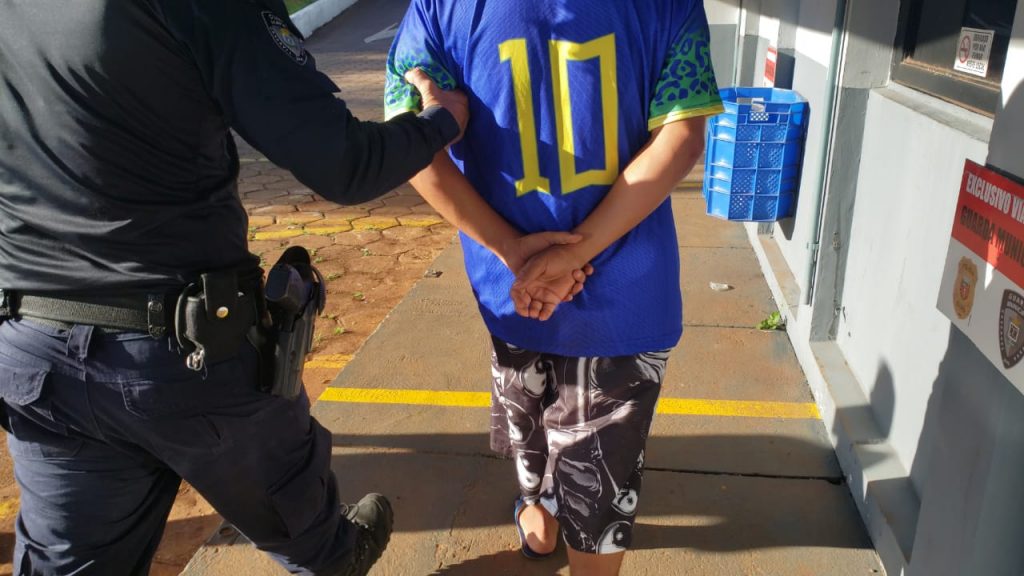 “Camisa 10” é detido por suspeita de tráfico em Cascavel