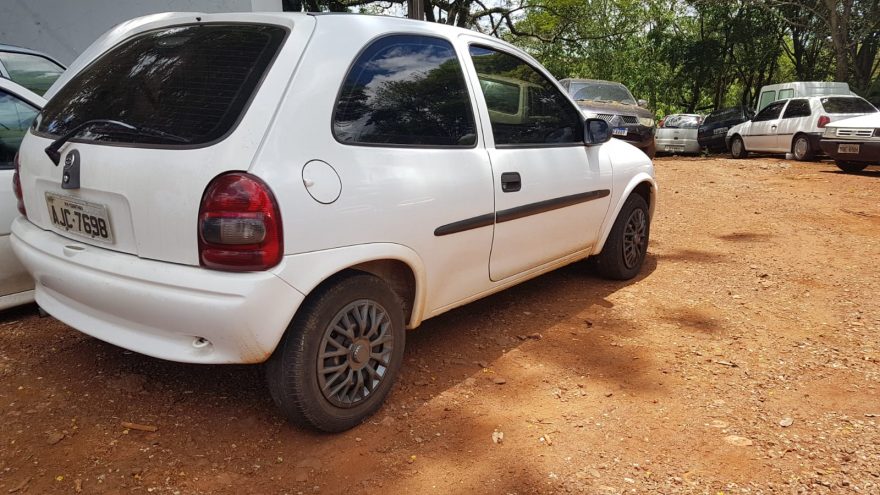 Corsa placa AJC-7698 com alerta de furto foi recuperado