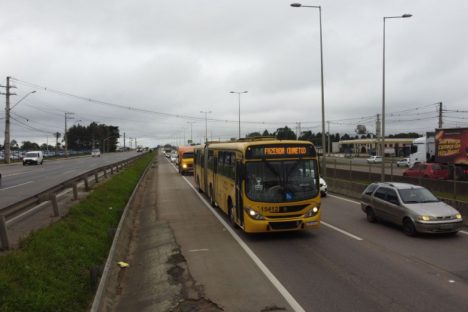 Tráfego intenso da BR-116 impacta transporte coletivo entre municípios da RMC Imagem referente a Tráfego intenso da BR-116 impacta transporte coletivo entre municípios da RMC