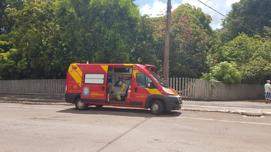 Idosa de 77 anos é socorrida após cair e bater a cabeça