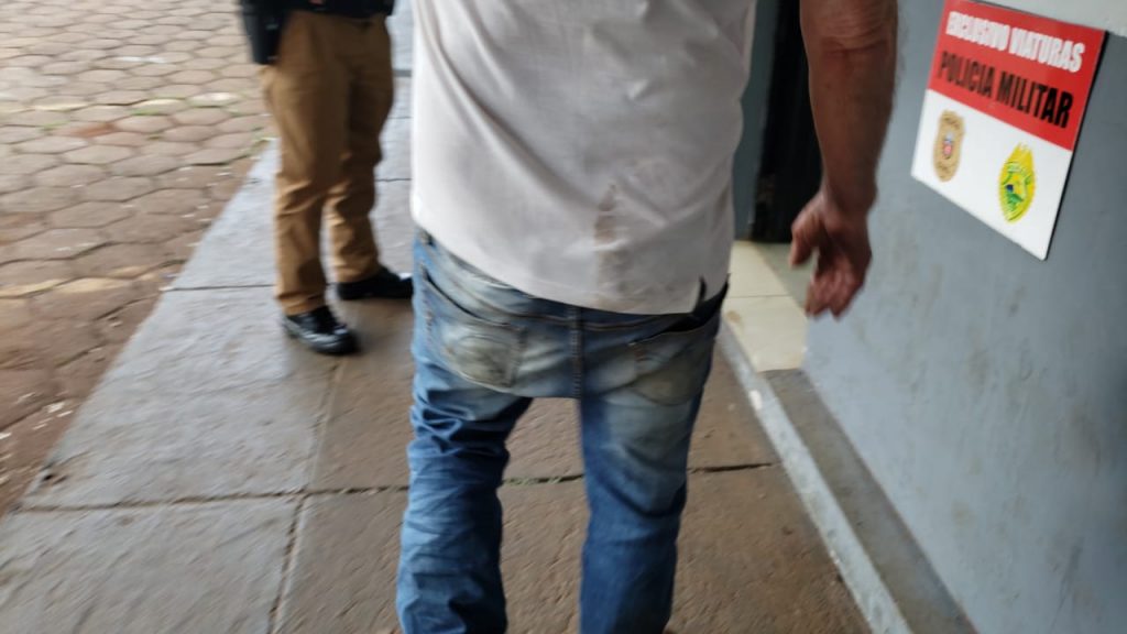 Homem com mandado de prisão por estupro de vulnerável