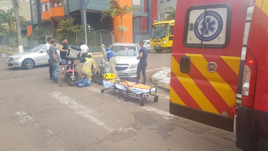 Motociclista sofre fratura após colisão de trânsito no Centro