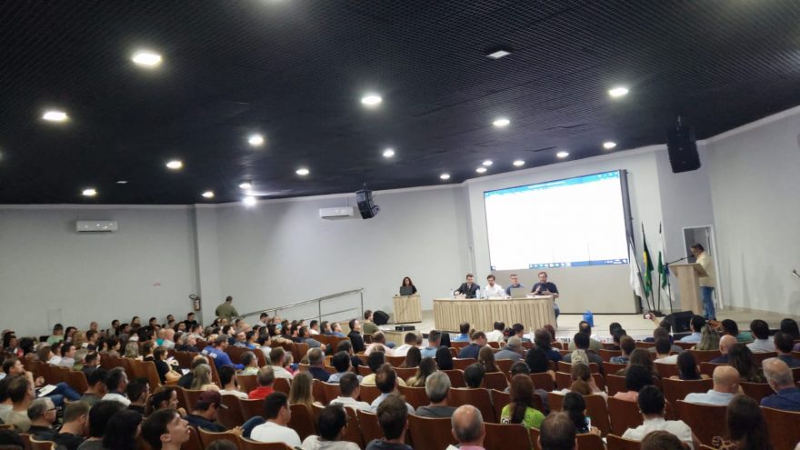 Audiência Pública sobre revisão no Plano Diretor é realizada com auditório lotado