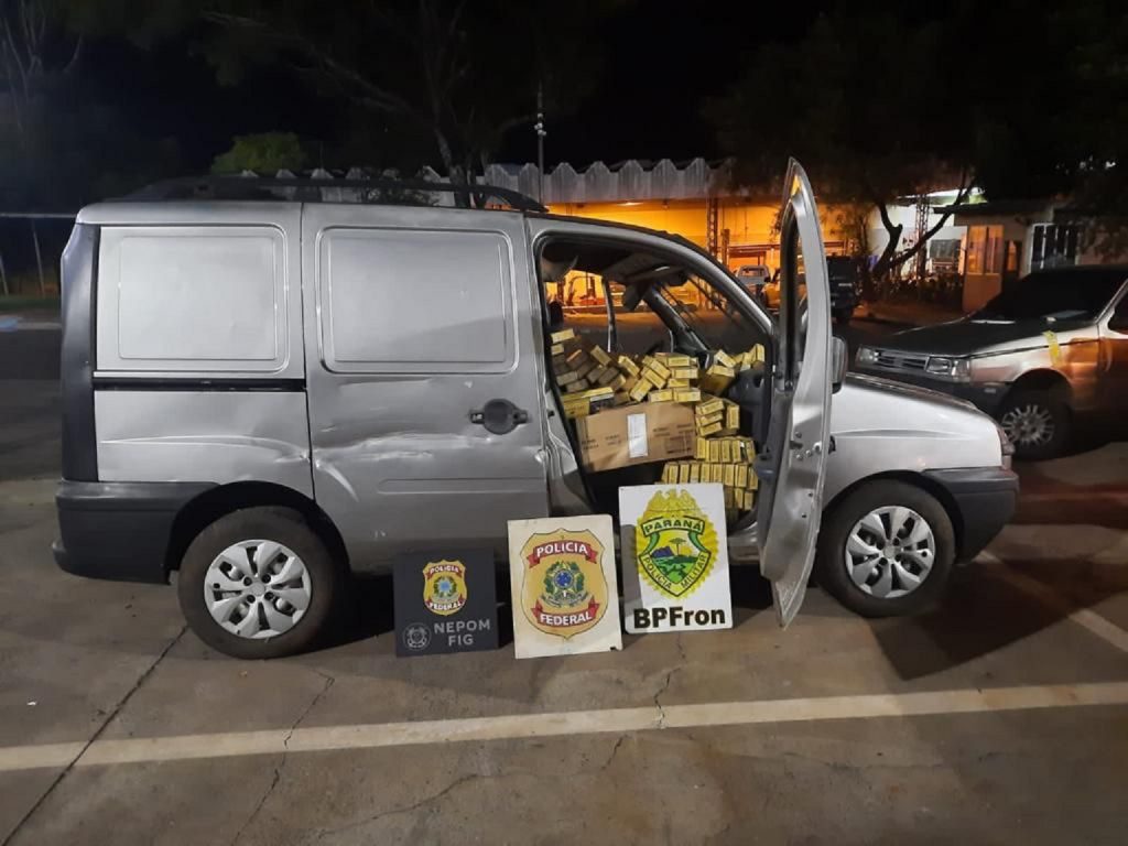 BPFron e PF apreendem carro carregado com cigarros contrabandeados em Santa Helena