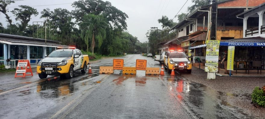 Com fortes chuvas, Estrada da Graciosa segue fechada